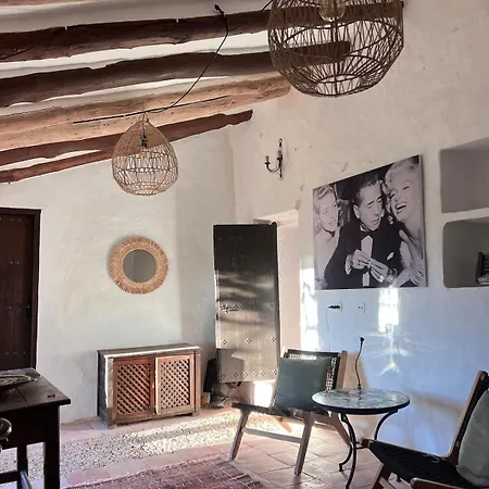 Finca Maran Sfeervol Familiehuis In Moorse Stijl Met Zwembad Comares